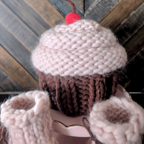 Handmade Cupcake Hat and Booties Set - Pink and Brown - Picture 3 of 4